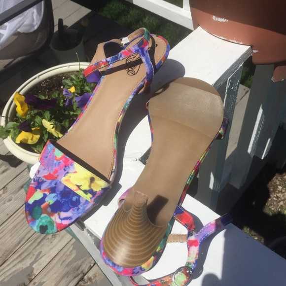 Unlisted Sandal Heels. size 10 - Picture 5 of 7
